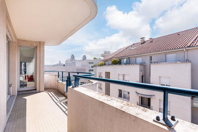 Appartement - 140 m² - 5 pièces