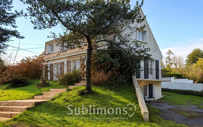 Maison - 157 m² - 8 pièces