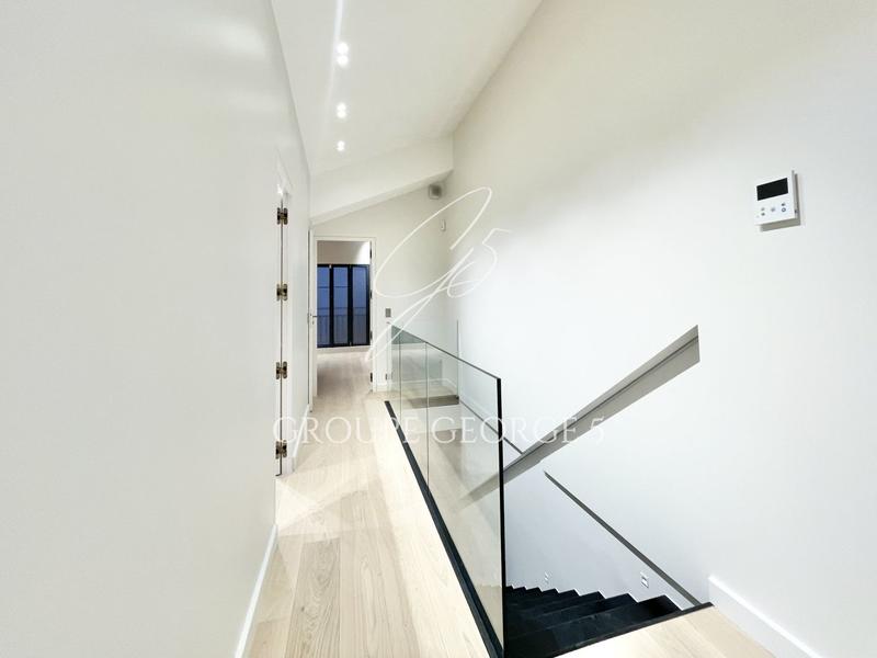 Loft - 194 m² - 5 pièces