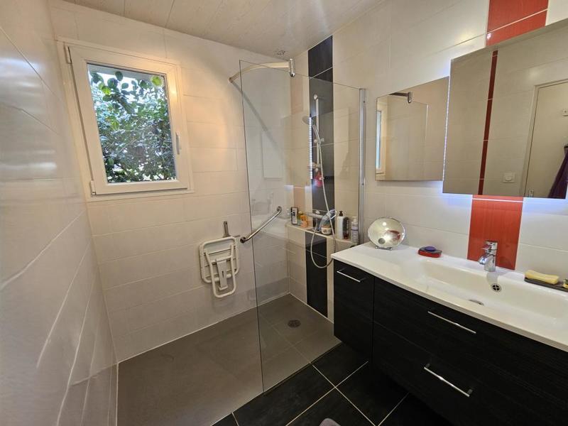 Maison - 93 m² - 4 pièces