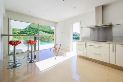 Villa - 245 m² - 5 pièces