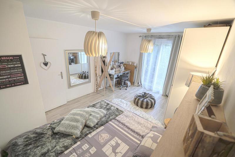 Appartement - 93 m² - 4 pièces