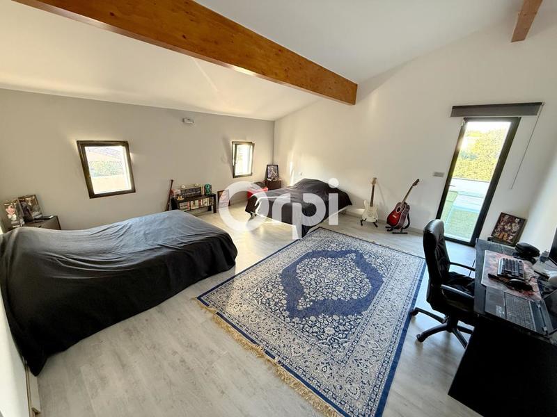 Maison - 290 m² - 5 pièces