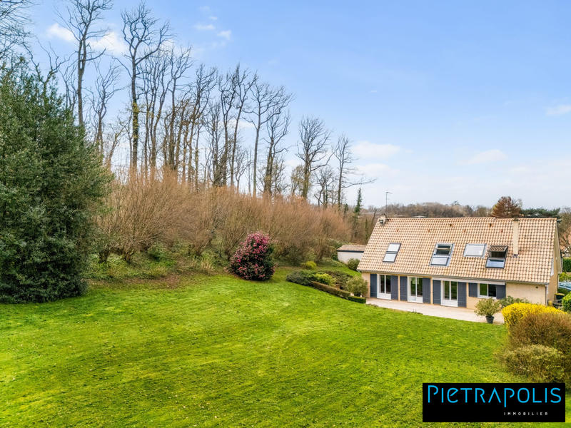 Maison - 224 m² - 7 pièces