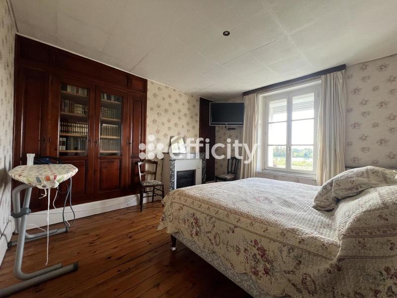 Maison - 213 m² - 10 pièces