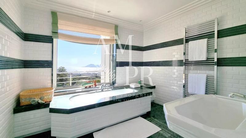 Villa - 480 m² - 10 pièces