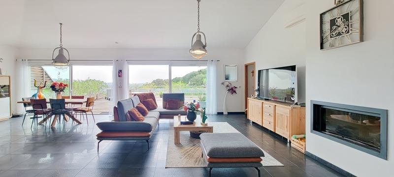 Villa - 323 m² - 8 pièces