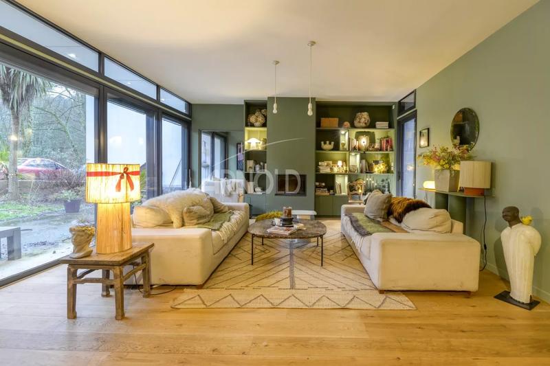 Maison - 180 m² - 8 pièces