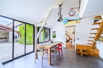 Demeure - 212 m² - 10 pièces