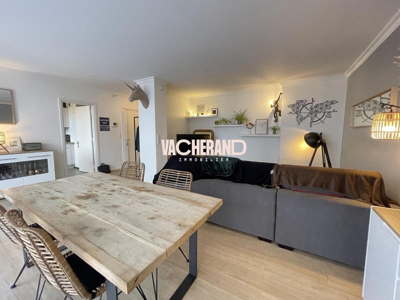 Appartement - 95 m² - 5 pièces