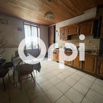 Maison - 300 m² - 9 pièces