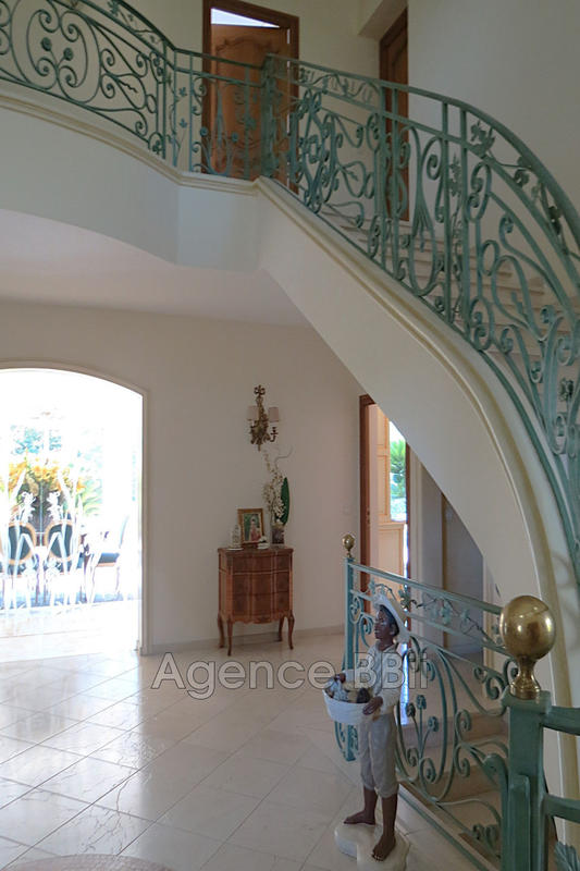 Maison - 500 m² - 7 pièces