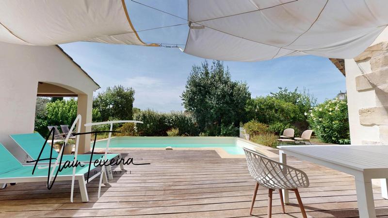 Maison - 220 m² - 8 pièces