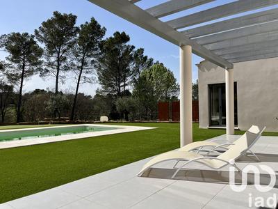 Maison - 256 m² - 7 pièces