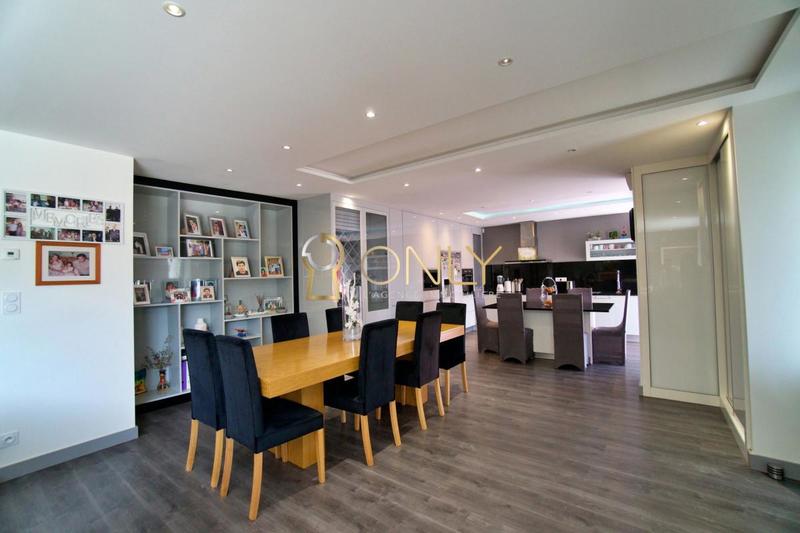 Maison - 226 m² - 6 pièces