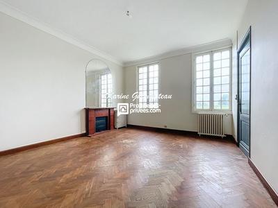 Maison - 200 m² - 9 pièces