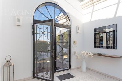 Maison - 215 m² - 6 pièces