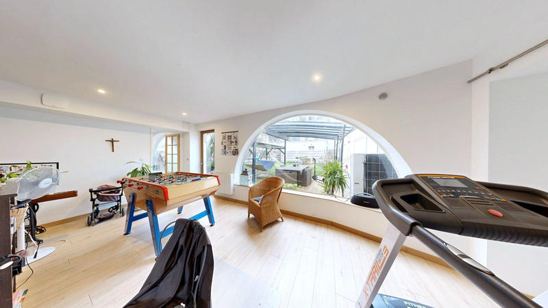 Maison - 211 m² - 8 pièces