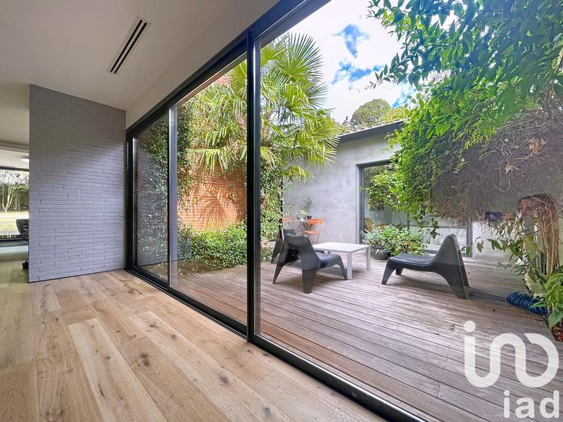 Maison - 197 m² - 9 pièces