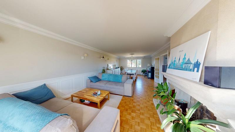 Maison traditionnelle - 195 m² - 7 pièces