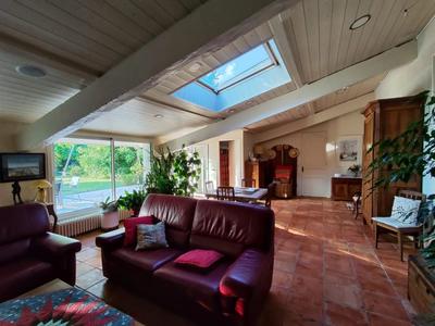 Maison - 248 m² - 6 pièces