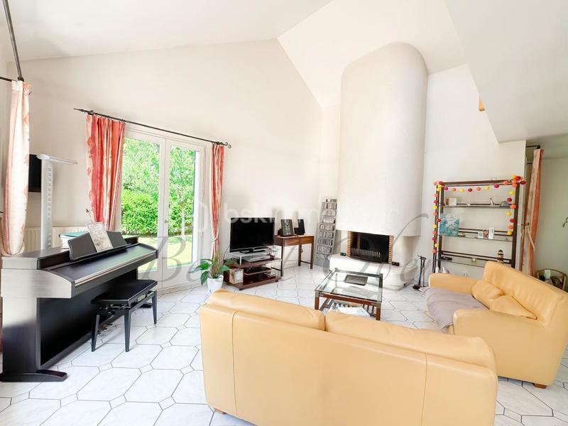 Maison - 227 m² - 9 pièces