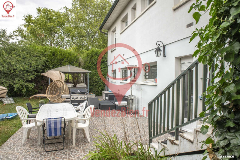 Maison - 264 m² - 8 pièces