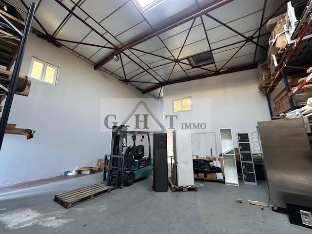 Entrepôt - 568 m²