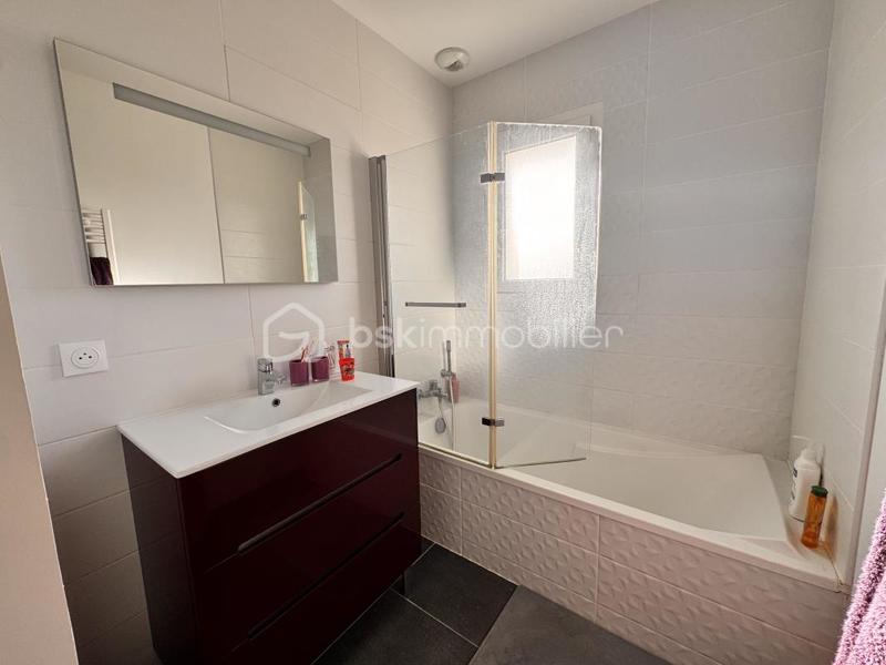 Maison - 90 m² - 5 pièces