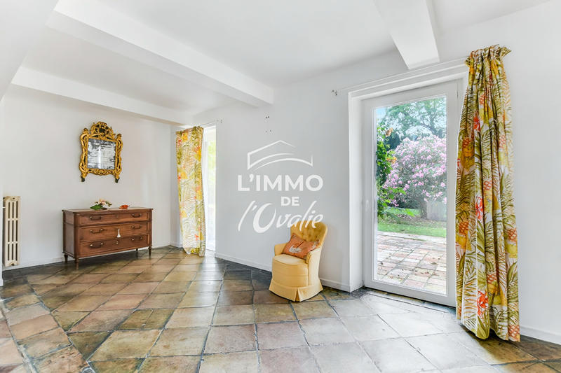 Demeure - 1 000 m² - 21 pièces