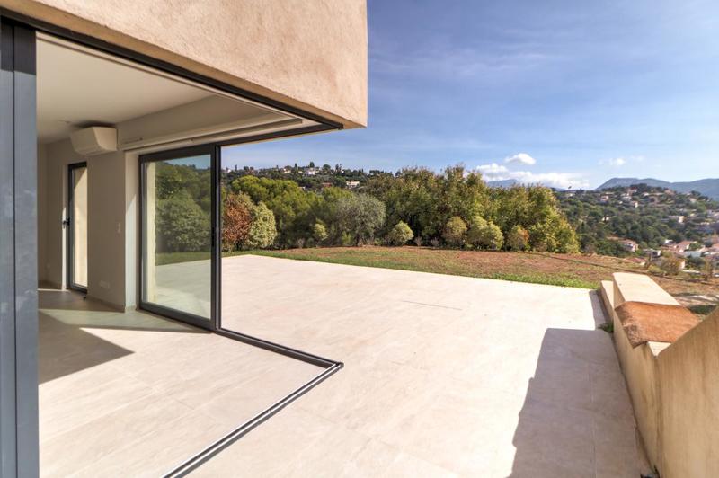 Maison - 180 m² - 5 pièces