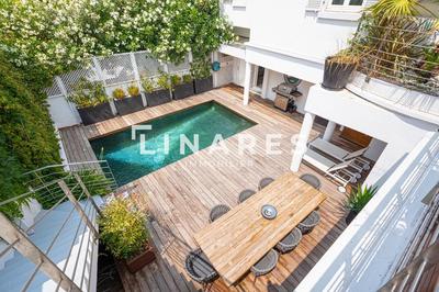 Maison - 306 m² - 6 pièces