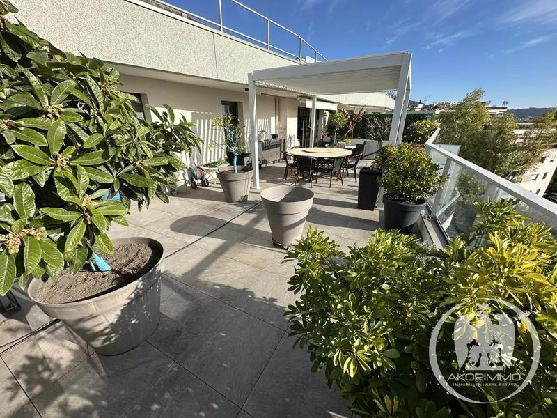 Appartement - 108 m² - 4 pièces