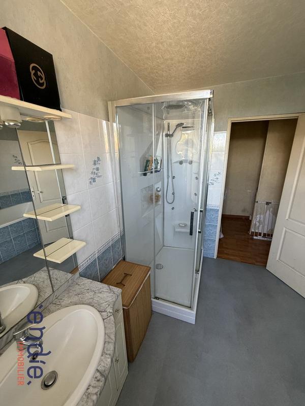 Maison - 94 m² - 5 pièces