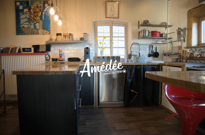 Maison traditionnelle - 195 m² - 9 pièces