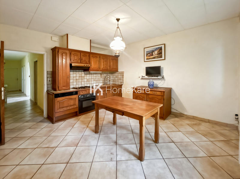 Maison - 230 m² - 7 pièces