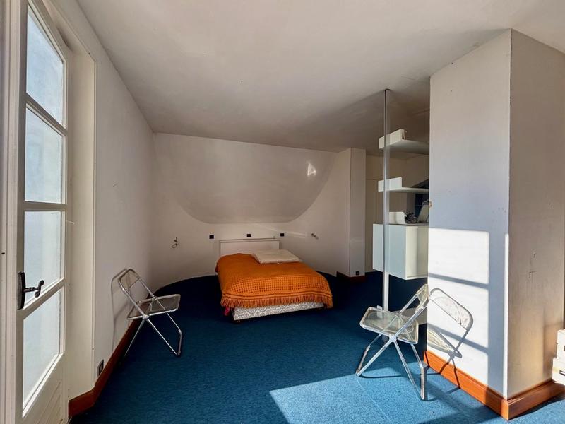 Maison - 230 m² - 6 pièces