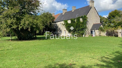 Propriété - 305 m² - 12 pièces