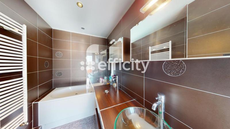 Appartement - 108 m² - 5 pièces