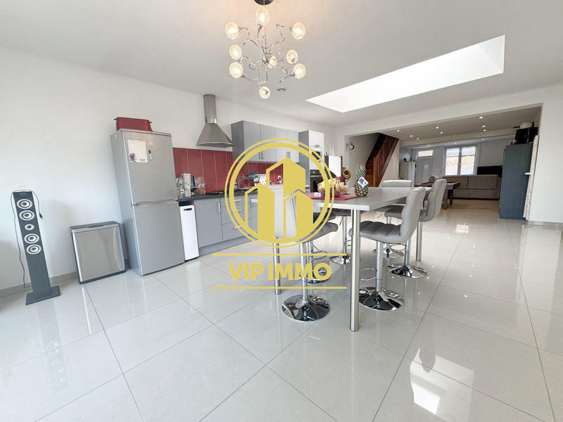 Maison - 141 m² - 10 pièces