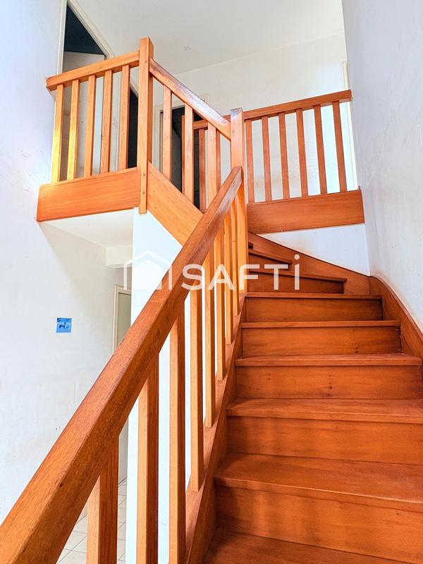 Maison - 94 m² - 5 pièces