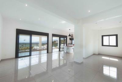 Villa - 183 m² - 5 pièces