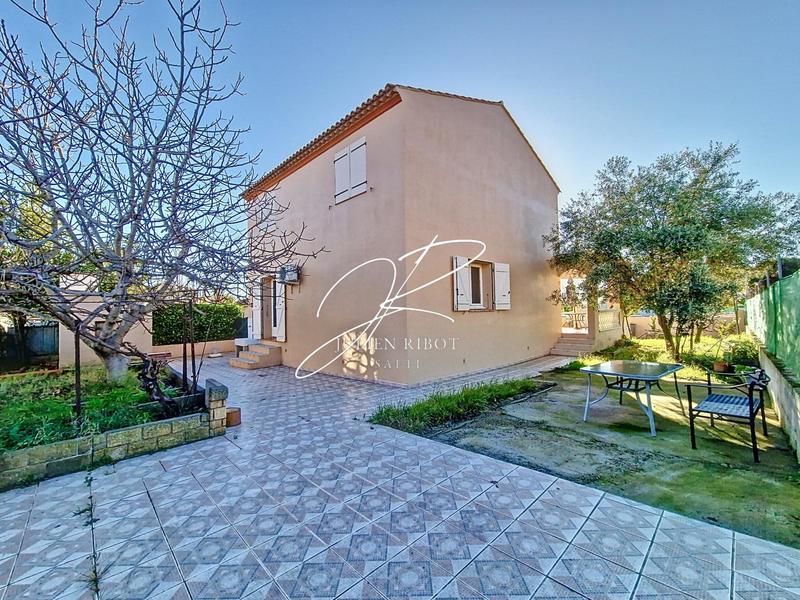 Maison - 189 m² - 8 pièces