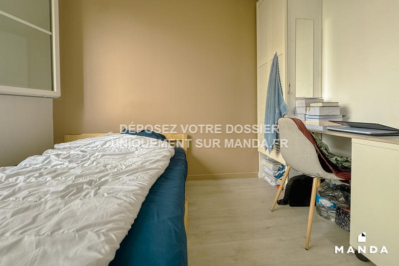 Chambre - 9 m² - 5 pièces