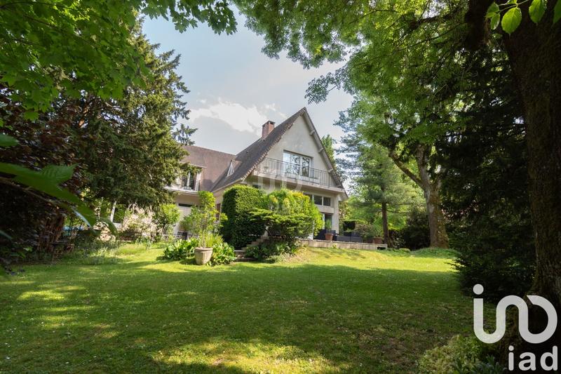 Maison - 238 m² - 10 pièces