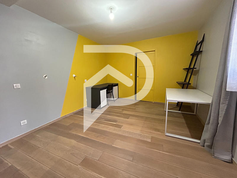 Maison - 231 m² - 5 pièces