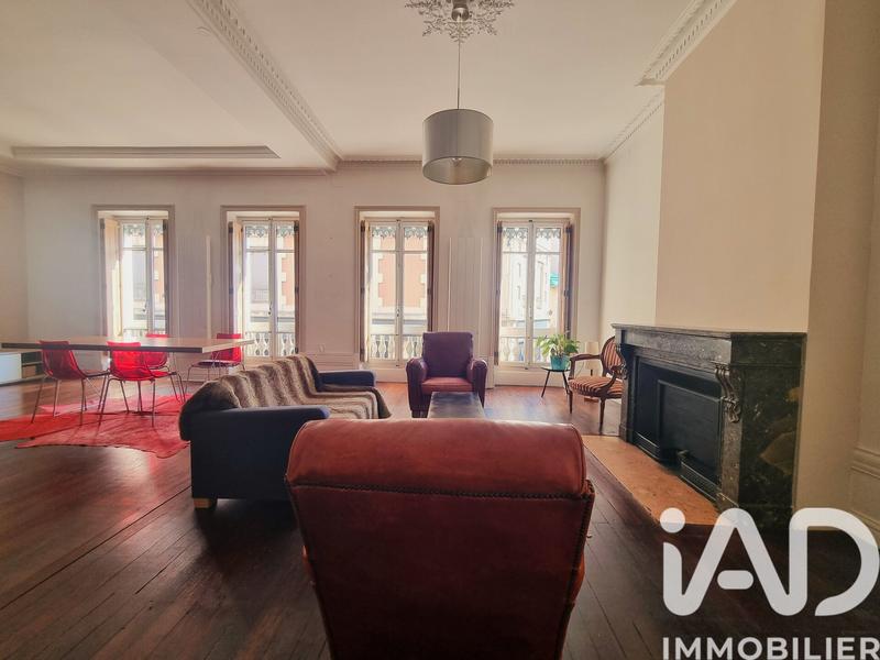 Appartement - 92 m² - 2 pièces