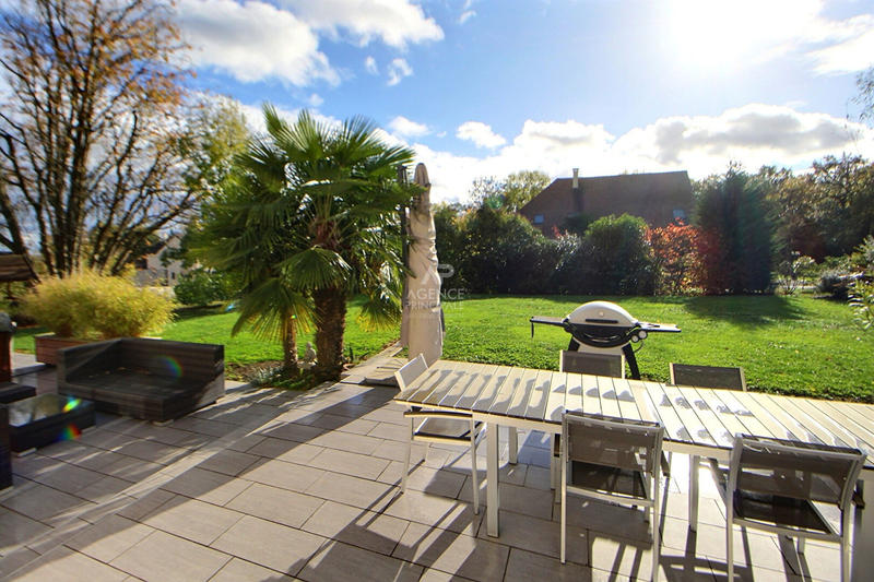 Maison - 231 m² - 7 pièces