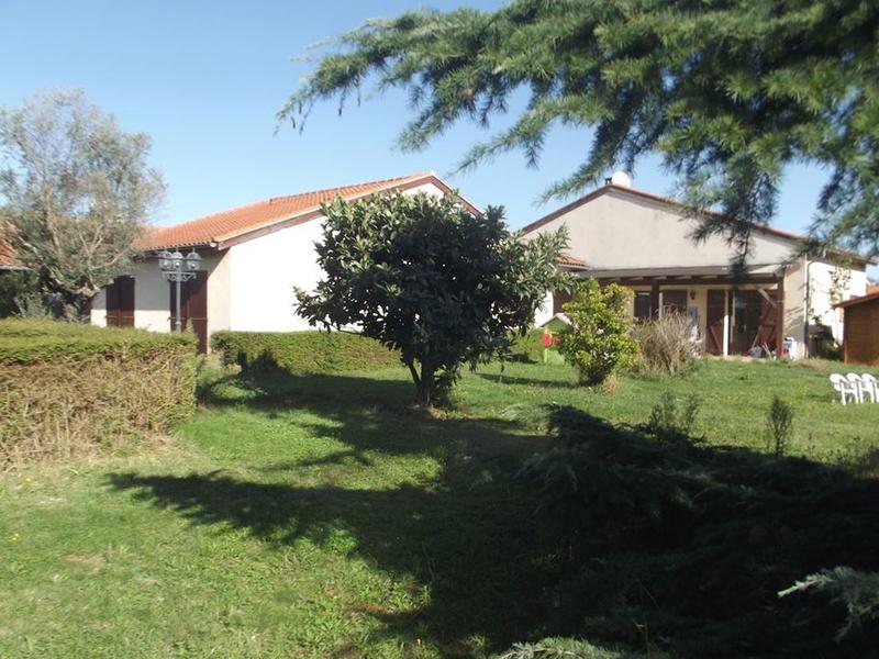 Maison traditionnelle - 250 m² - 10 pièces