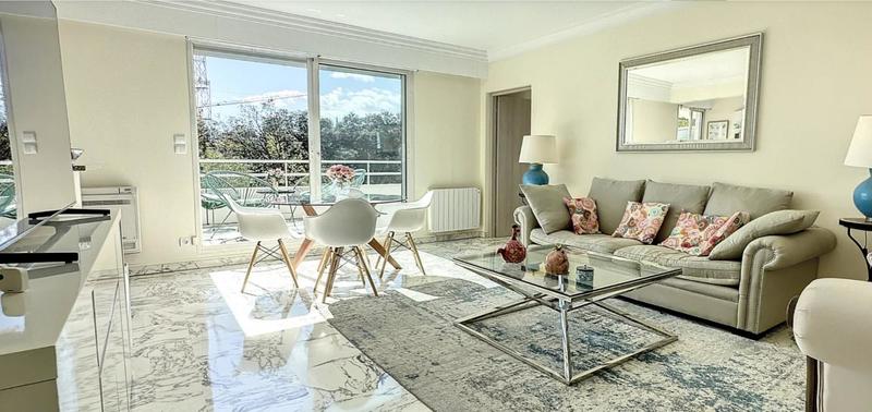 Appartement - 85 m² - 4 pièces